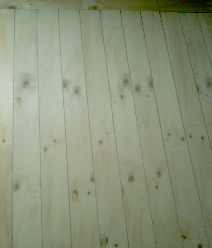 미송합판으로 벽면 꾸미기