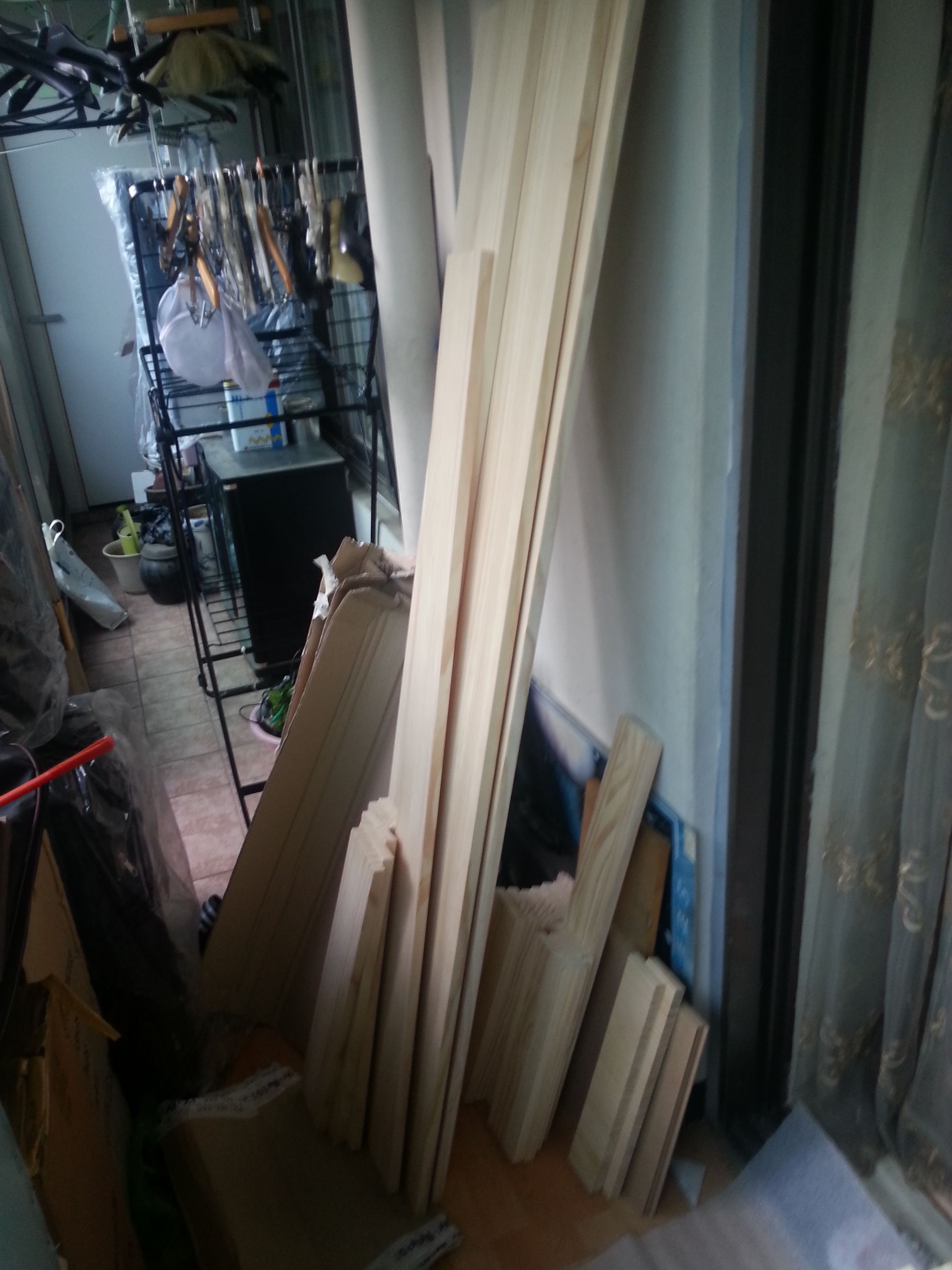 집성목으로 만든 침대 트레이