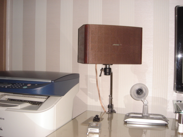 보스 121 손상된 시트지 제거 도장및 홀가공