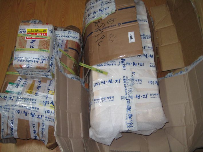 삼나무 공간박스로 만든 책장