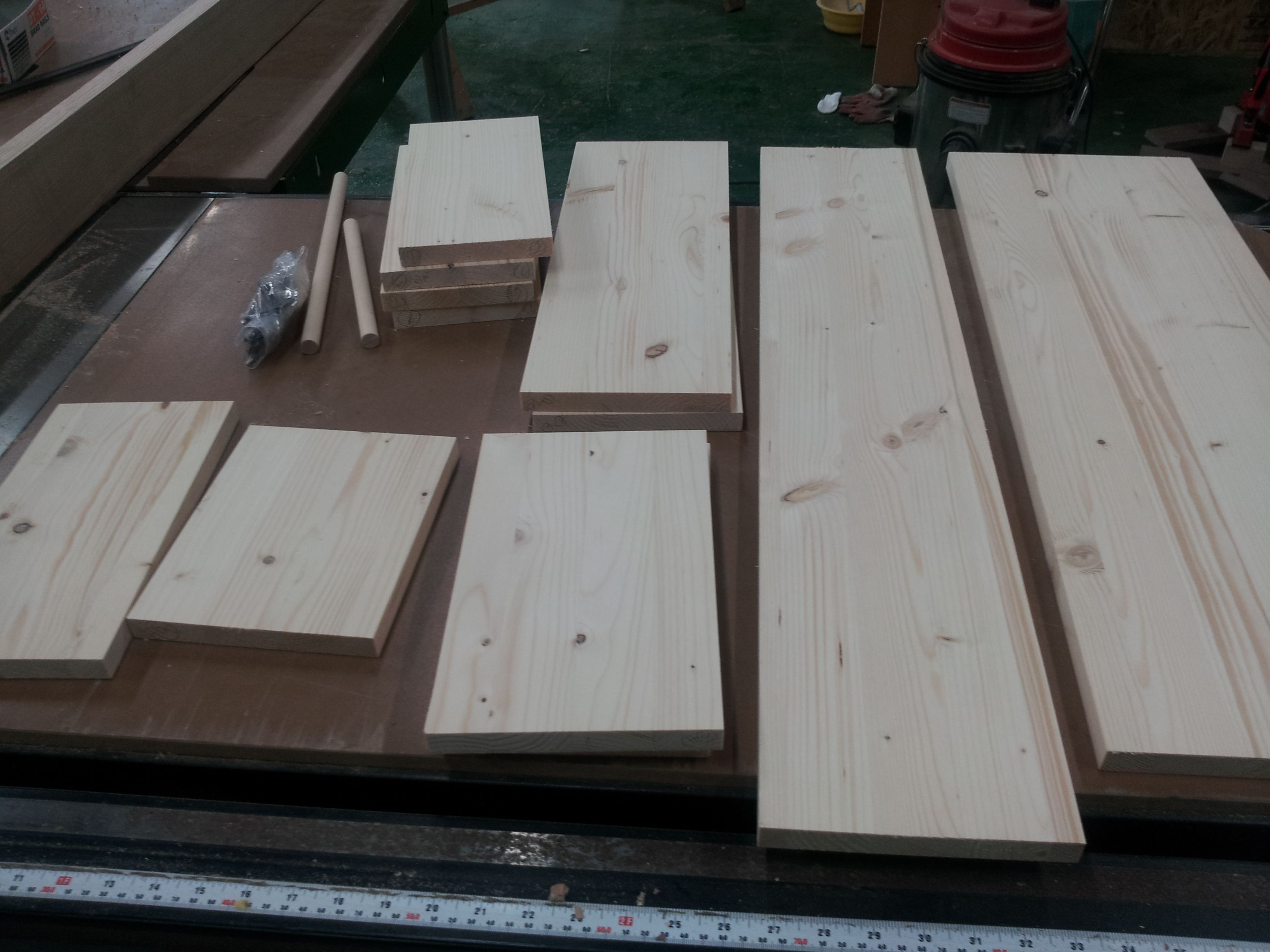 스프러스 선반수납장