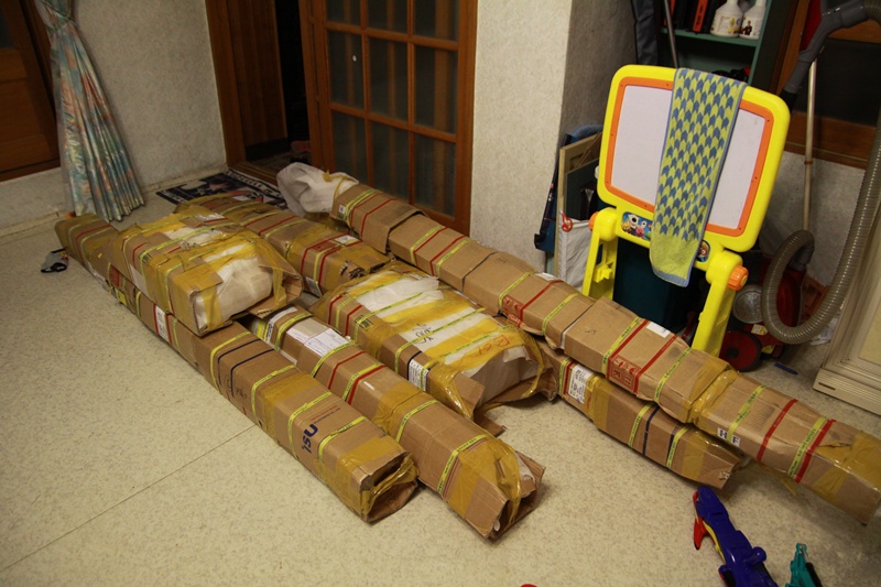 집성목으로 만든 2층 침대