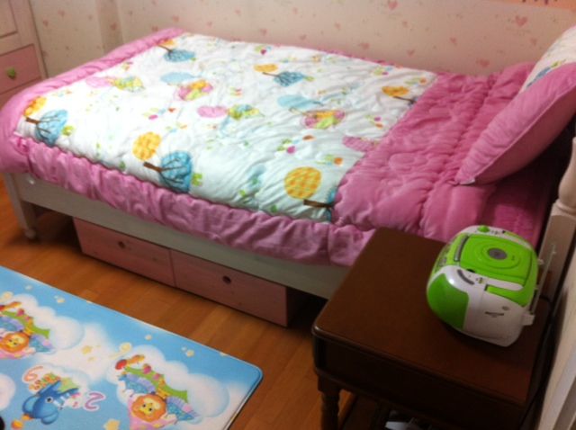 침대 밑 서랍장