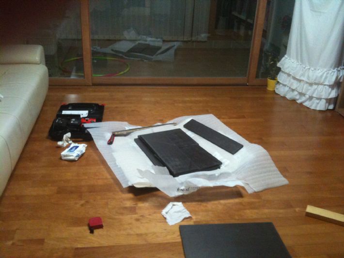 코딩합판으로 만든 TV 테이블