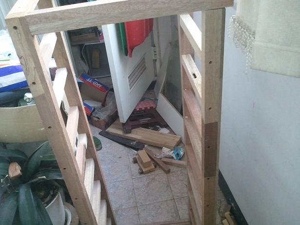 캠핑용품 선반입니다.