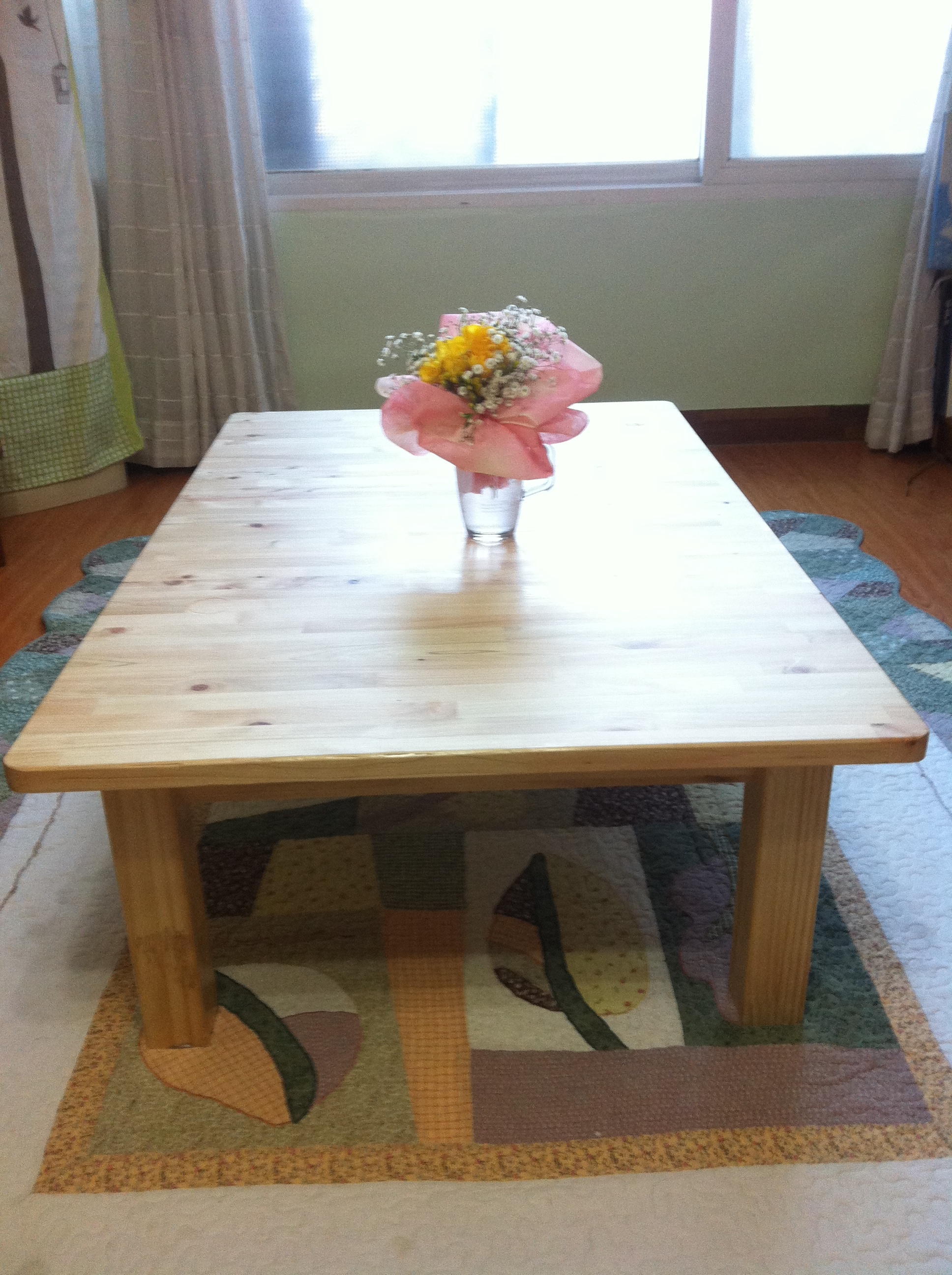 히노끼로 만든 좌탁