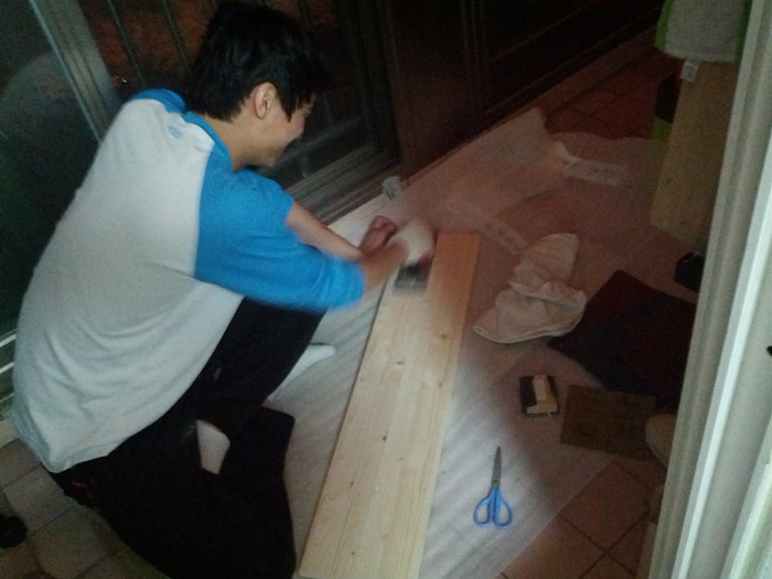 목재를 활용하여 선반 추가 설치