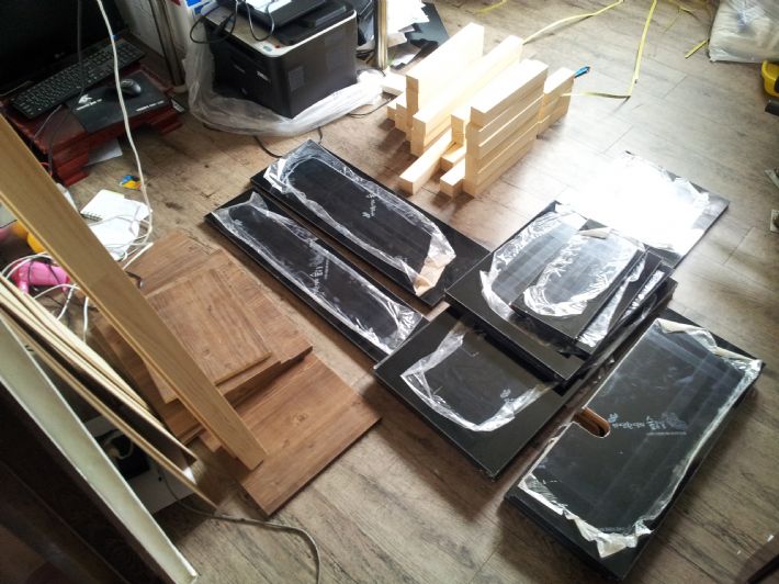 각목과  코팅합판으로 만든 책상