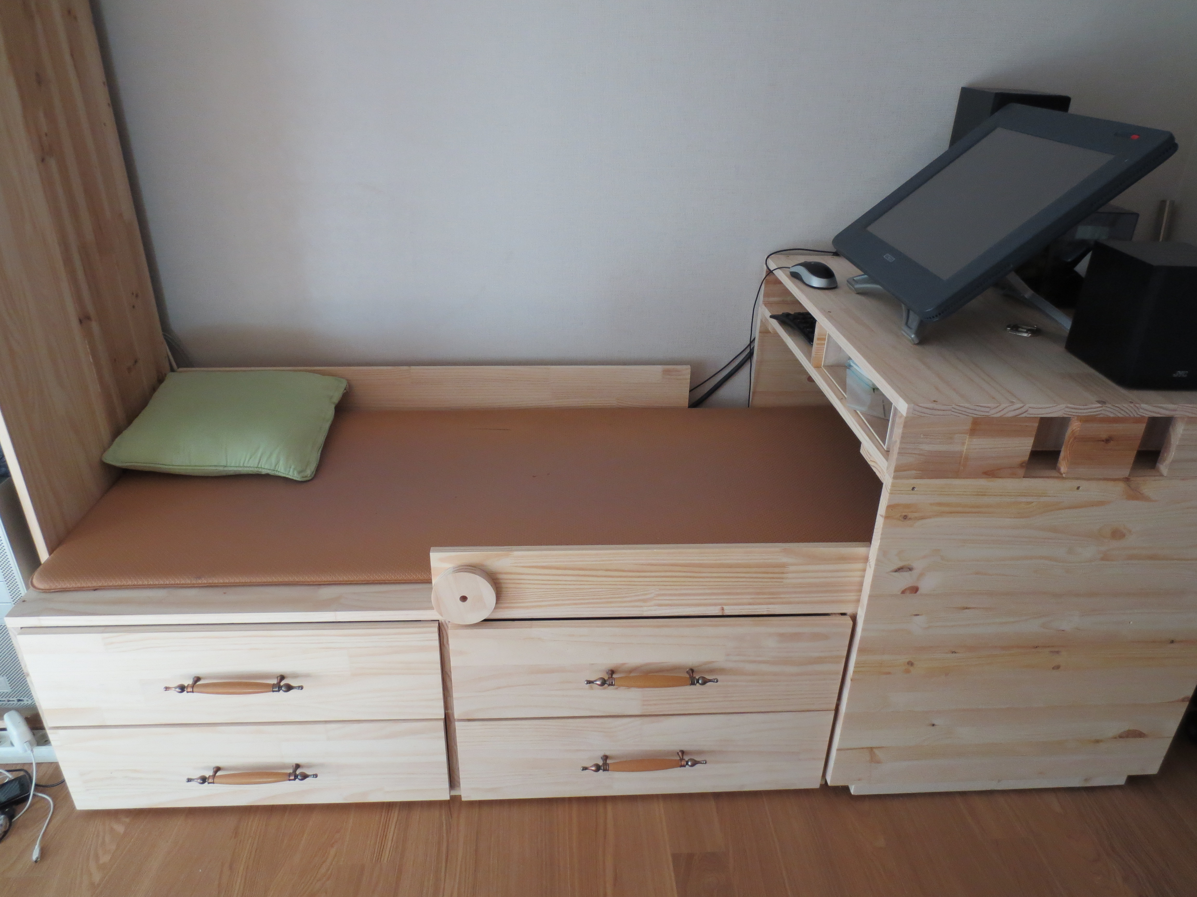 수납침대와 슬라이딩책상