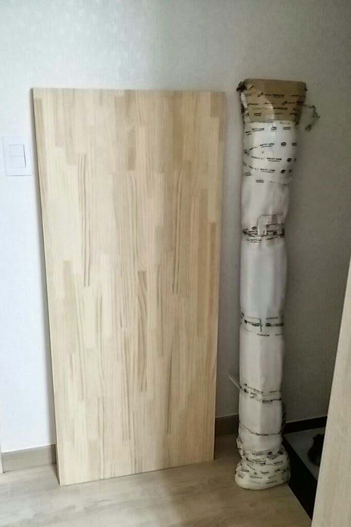 지인에게 의뢰받아 만들어 본 원목책상 (소나무 24t) 