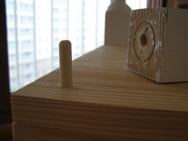 집성목으로 만든 수납장