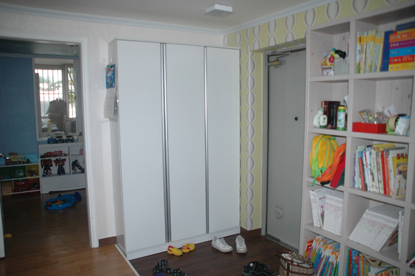 신발장 제작한 사진과 장점과 단점입니다.