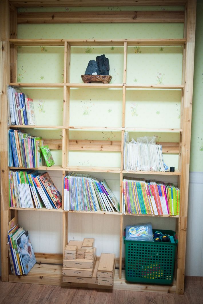 책꽂이 만들었어요.