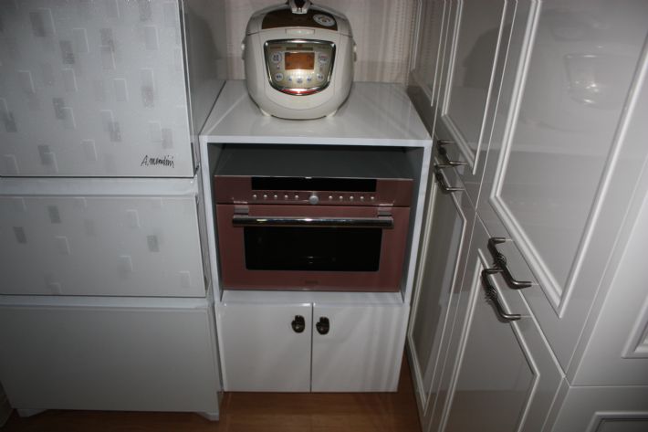 유광 아크릴 코팅 합판으로(18mm) 만든 렌지대