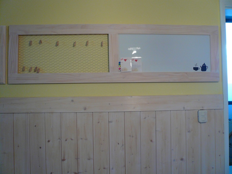 문짝으로 만든 메모판