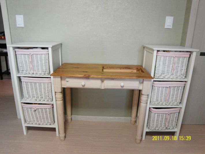 사랑하는.. 나의 '천연 원목 미싱 테이블'