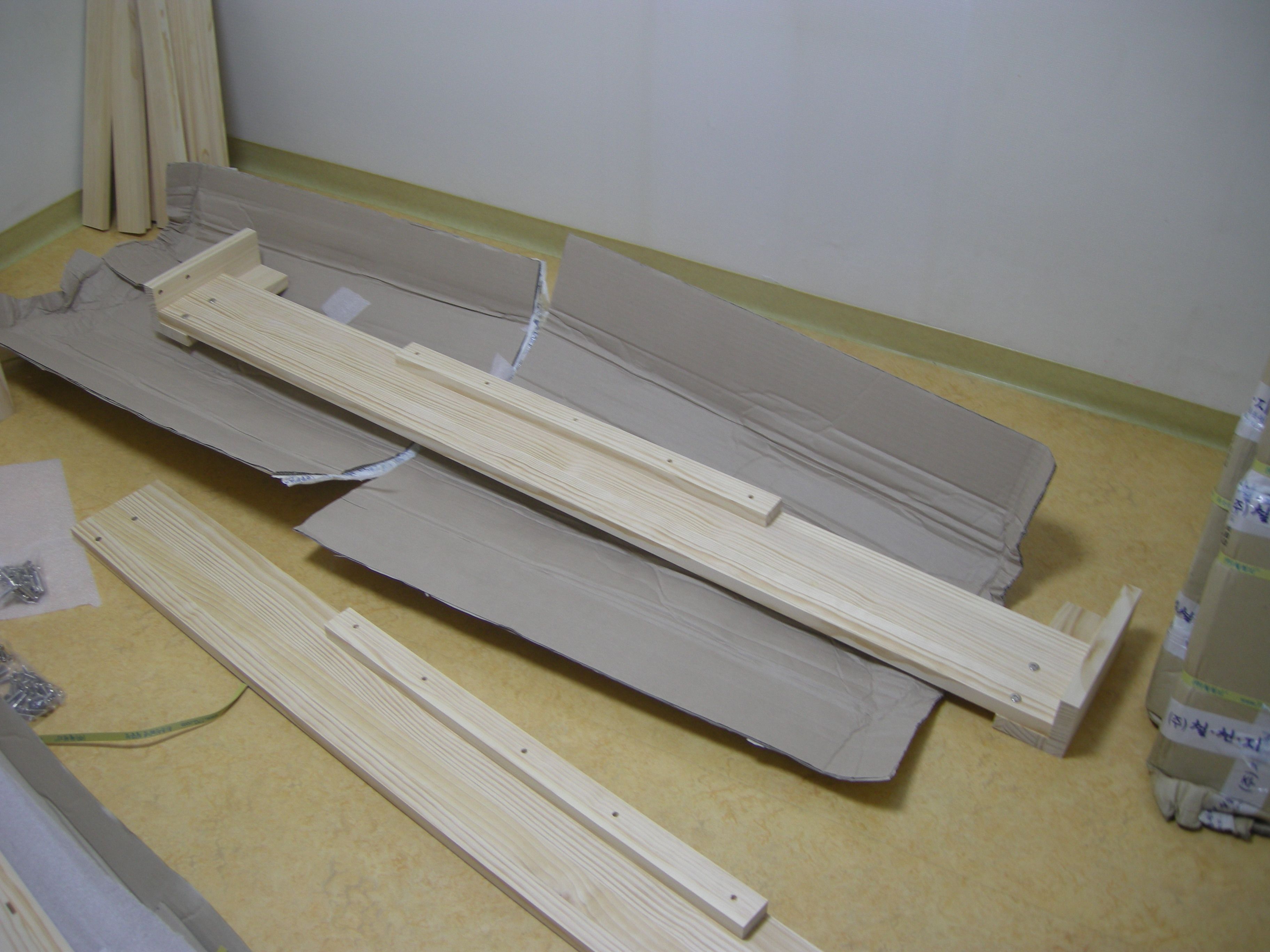 삼나무로 만든 스마트 침대