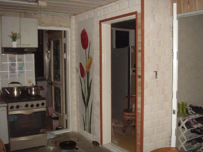 집성목 및 루바로 만든 방문