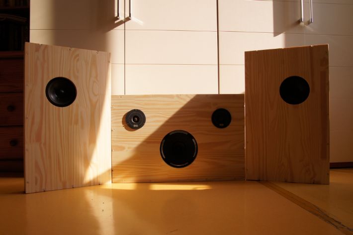 미송으로 만든 풀 레인지 스피커 평판 인클로져