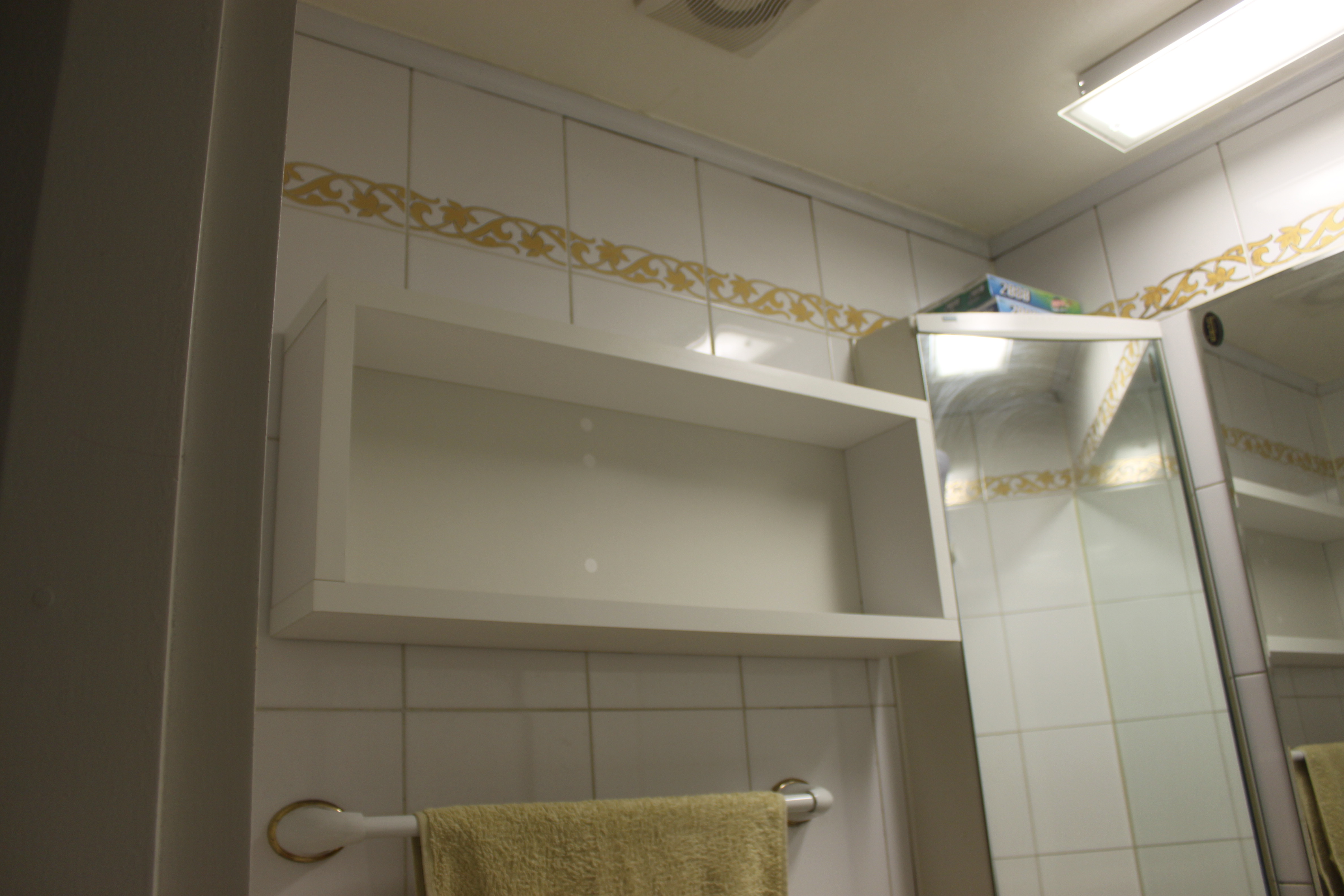 UV 고광택 18mm 화이트로 만든 수납장 문짝 및 욕실 선반