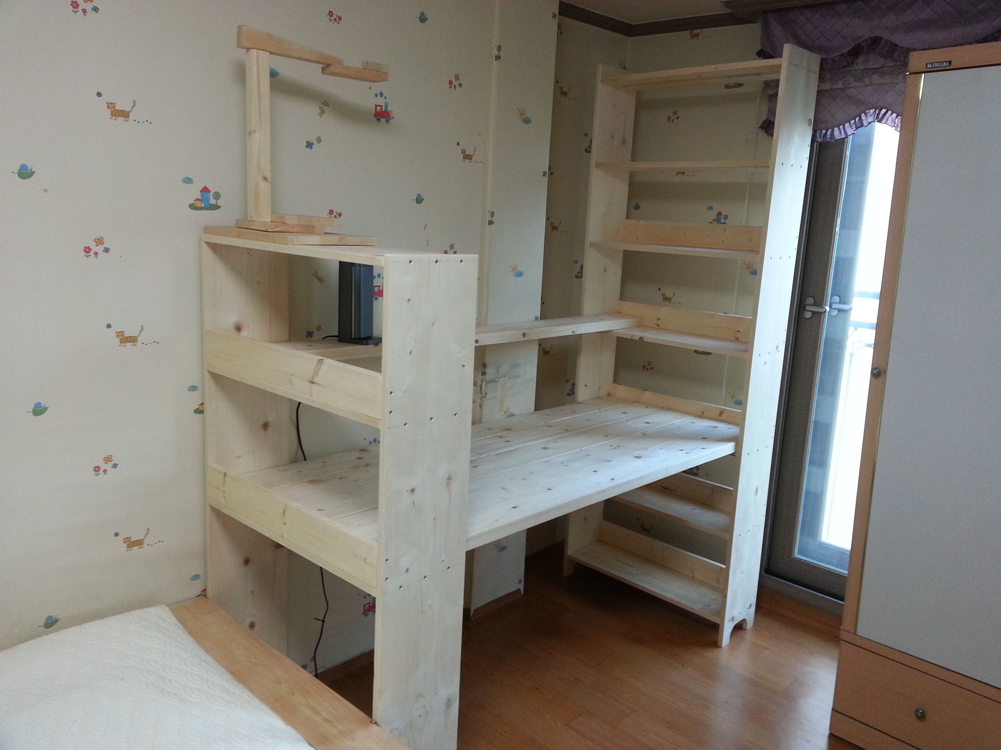 아들 책상 및 책장