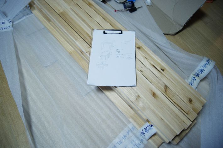 삼나무로 기본 스툴 의자 만들기