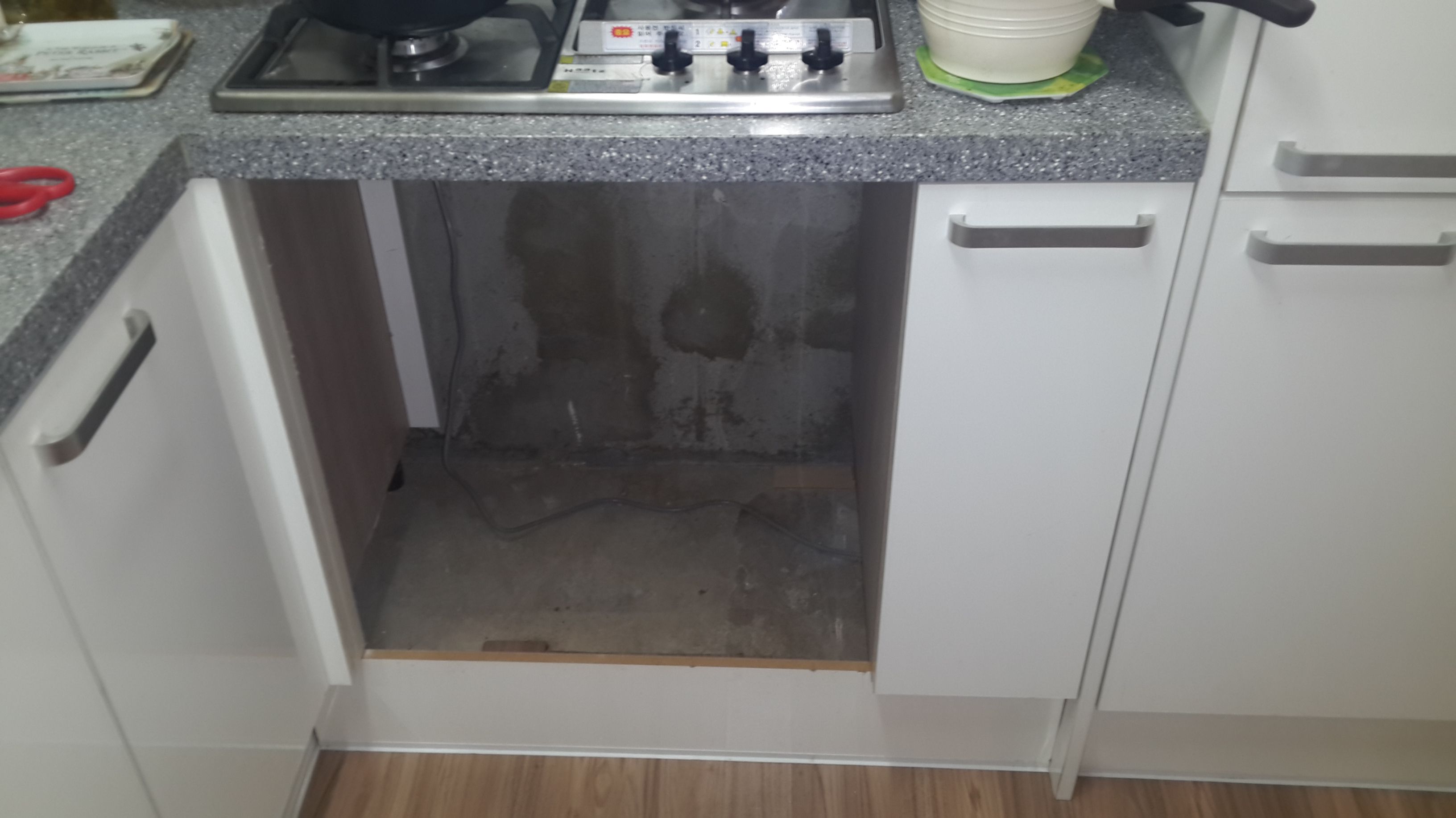 빌트인 식기세척기와 그 부산물(?) 서랍장