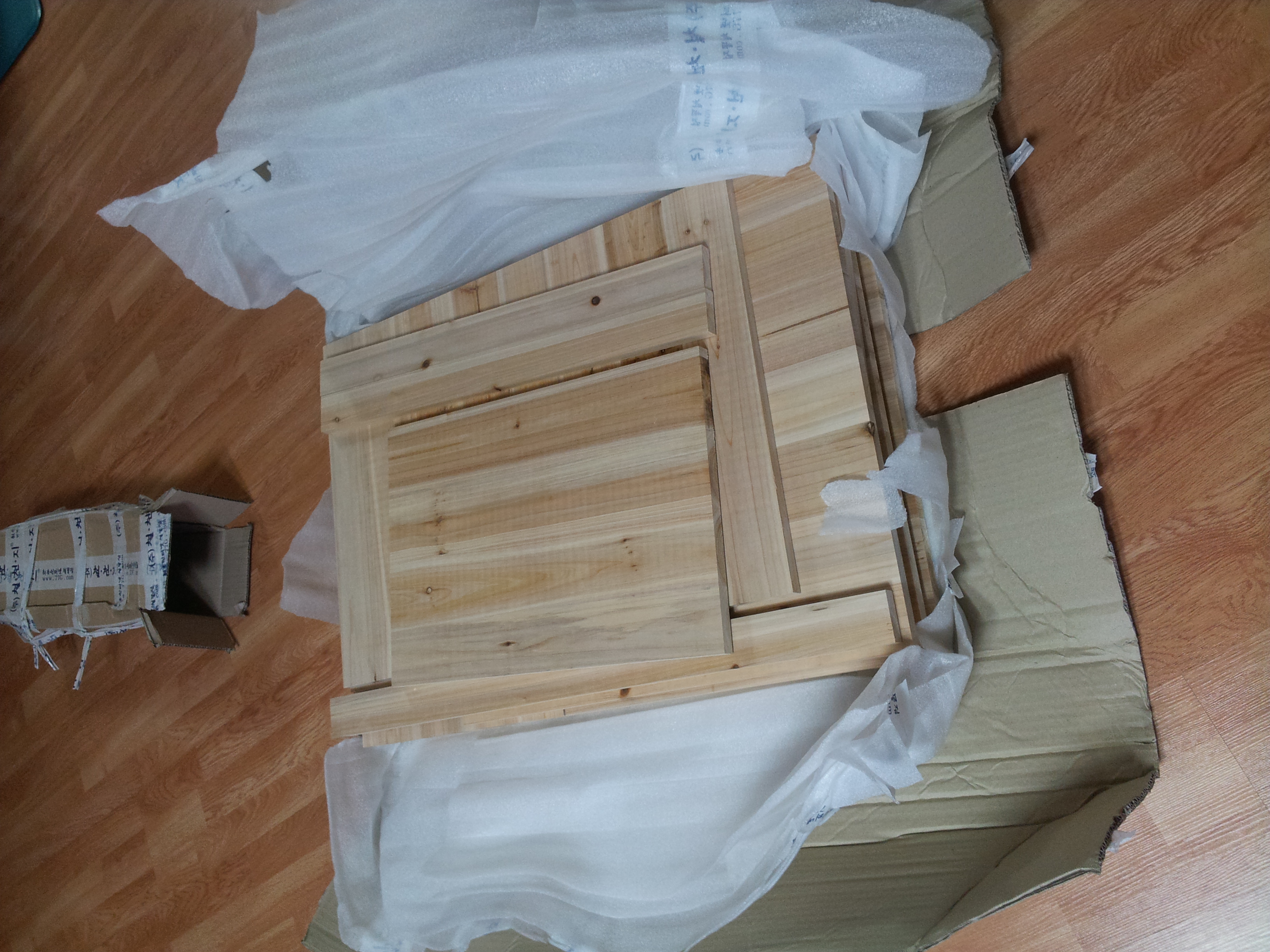 삼나무로 만든 전자레인지함