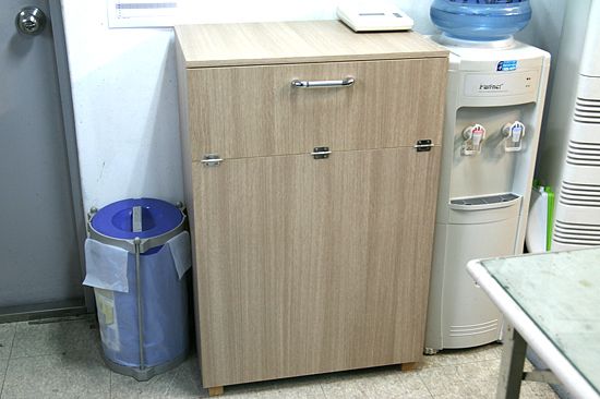 코팅합판으로 만든 재활용쓰레기 분리수거함