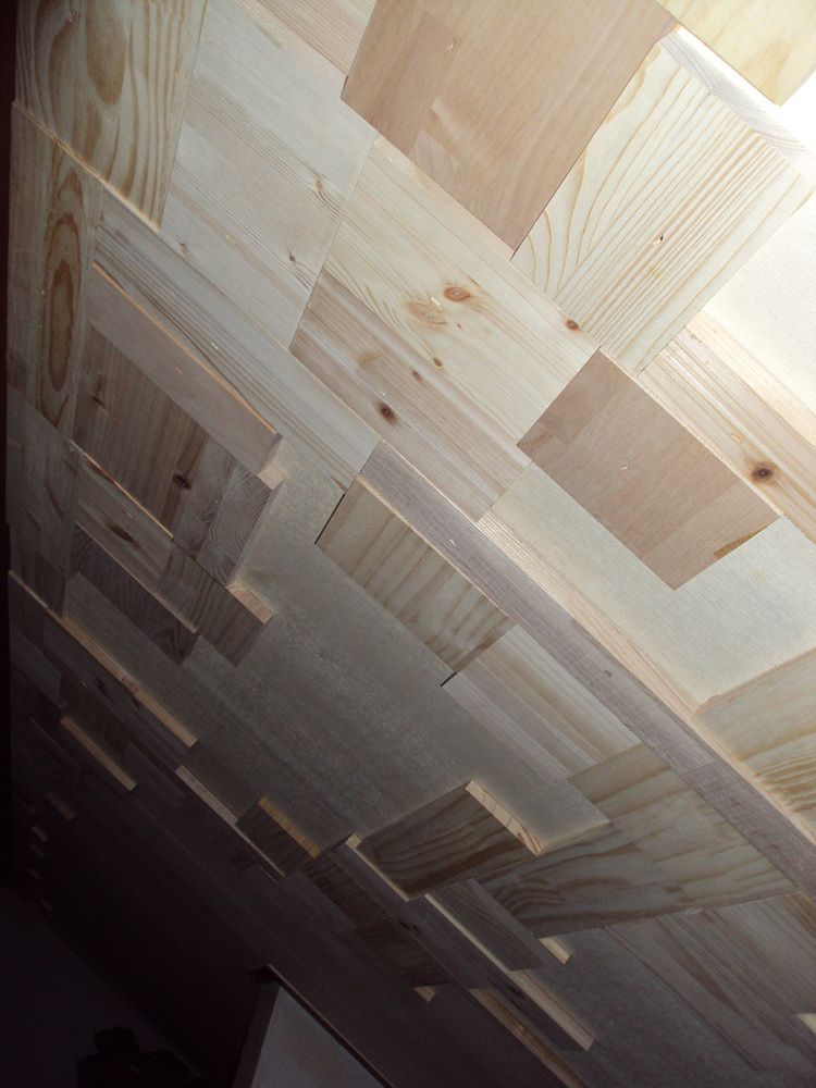 천정 나무조각 인테리어