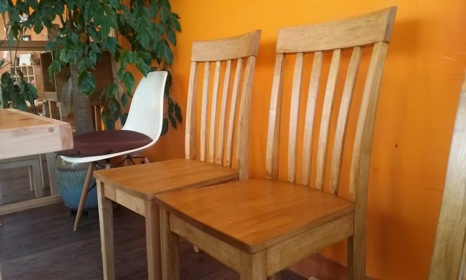 철천지 의자 참 좋네요.