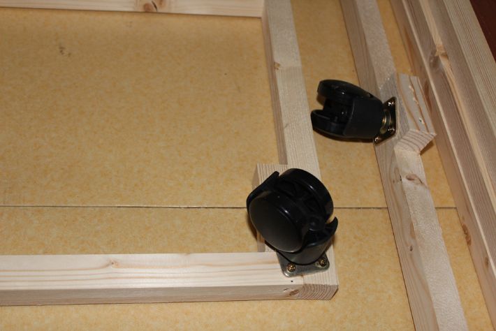 새장 이동용 받침판