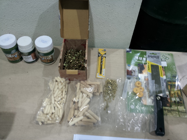 첫작품(테이블+수납장)