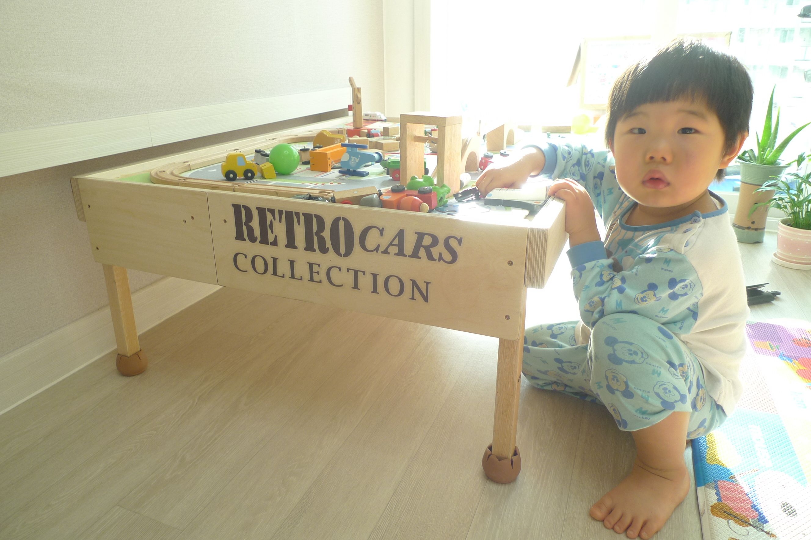 아들 기차 테이블