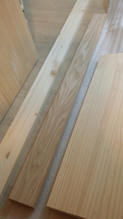 브라질산 소나무로 만든 TV장