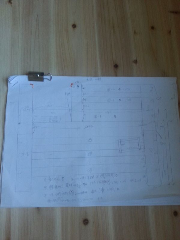 홍송으로 만든 벙커침대 