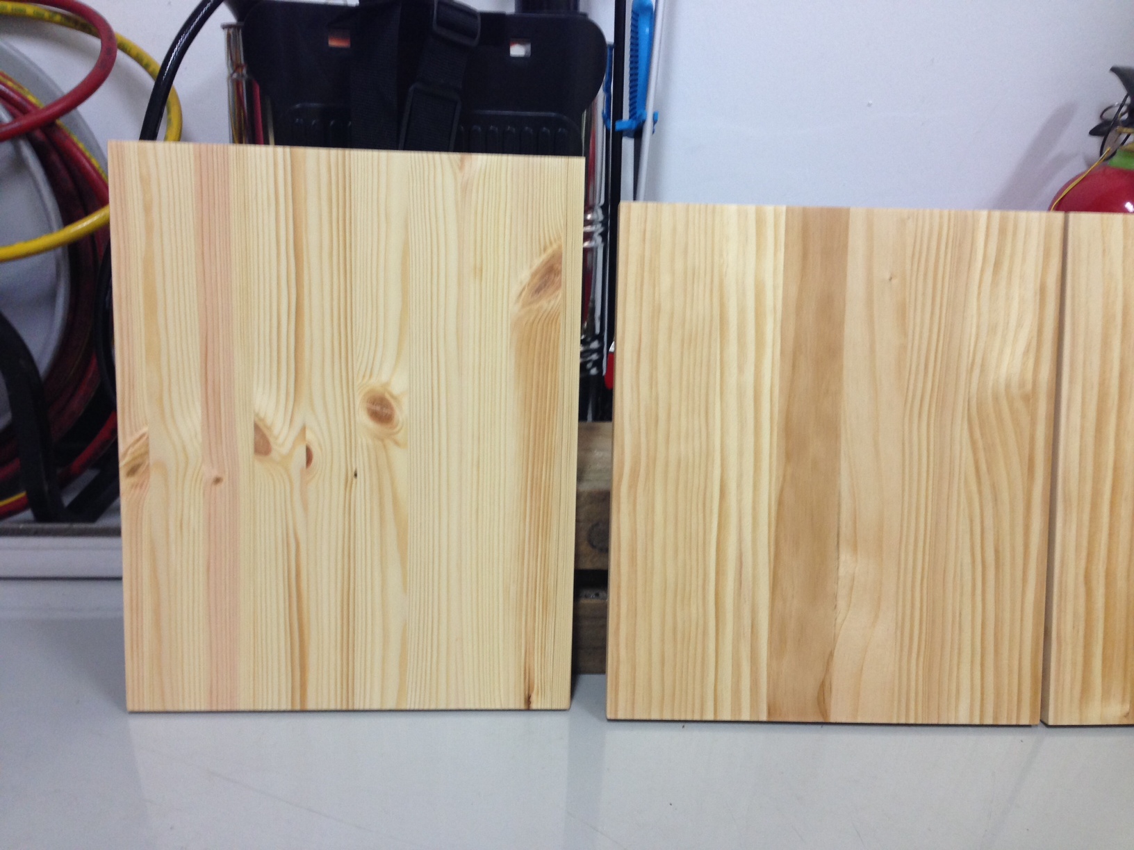 뉴송책장, 레드파인책장