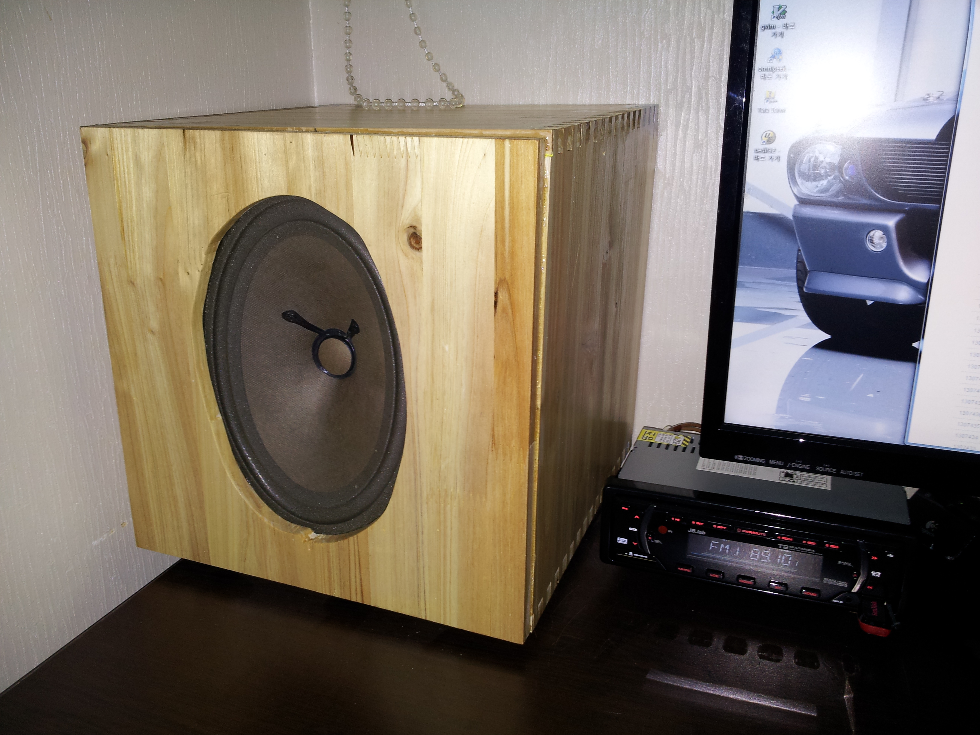 몬드리안 박스 B형을 이용한 스피커