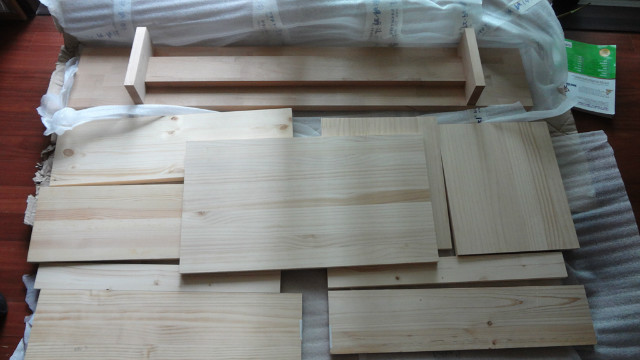 조각나무로 만든 공간박스 및 캠핑용 간이 책상