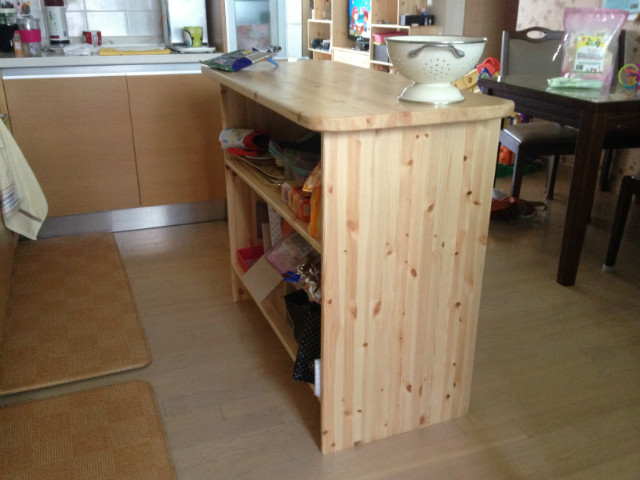 거실장과 아일랜드테이블 그리고 작품(?)