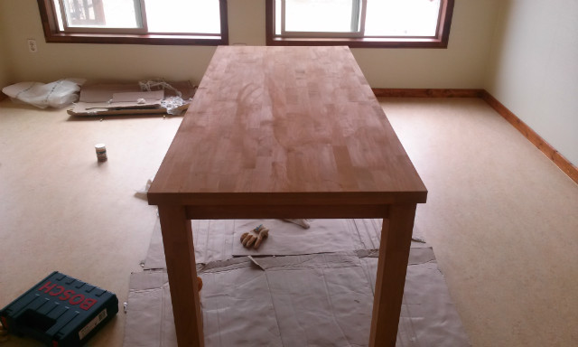 오리나무 식탁 스테인 및 바니쉬 작업