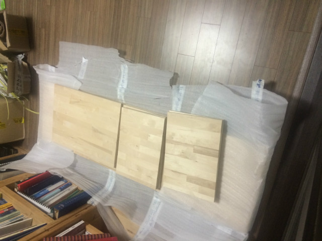 자작나무 집성목 TV거실장입니다.