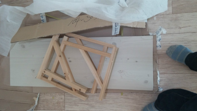 MDF로 만든 선반겸 행거