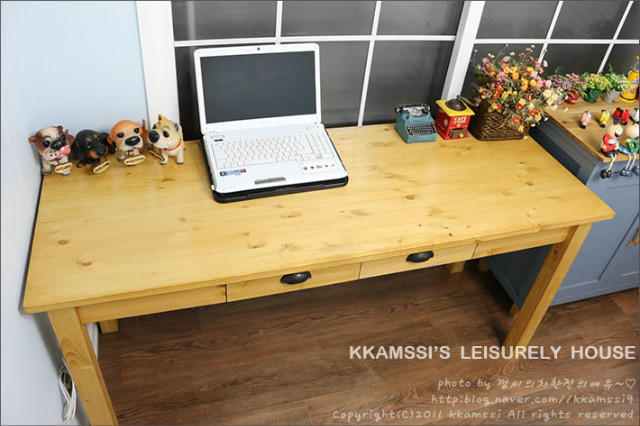 딸아이를 위해 엄마가 직접 만든 책상