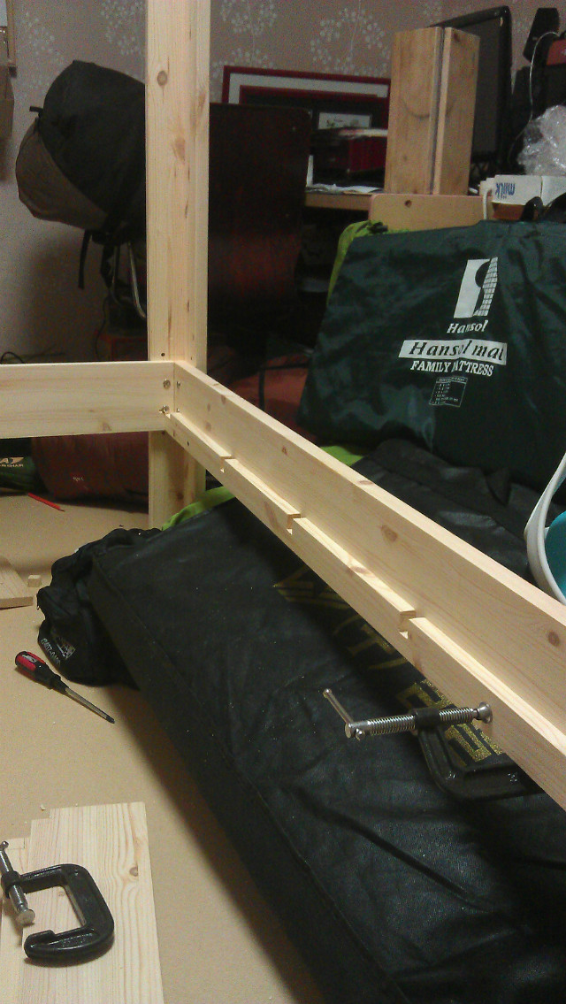  이층 침대 만들기 2 단계 -  침대 하판 갈비살 조립하기 