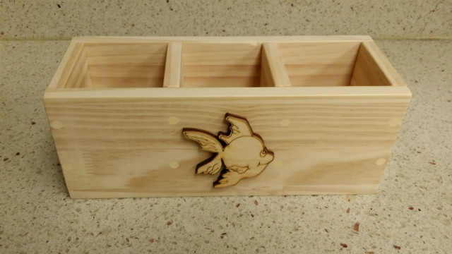 집성목을 만든 다용도 꽂이