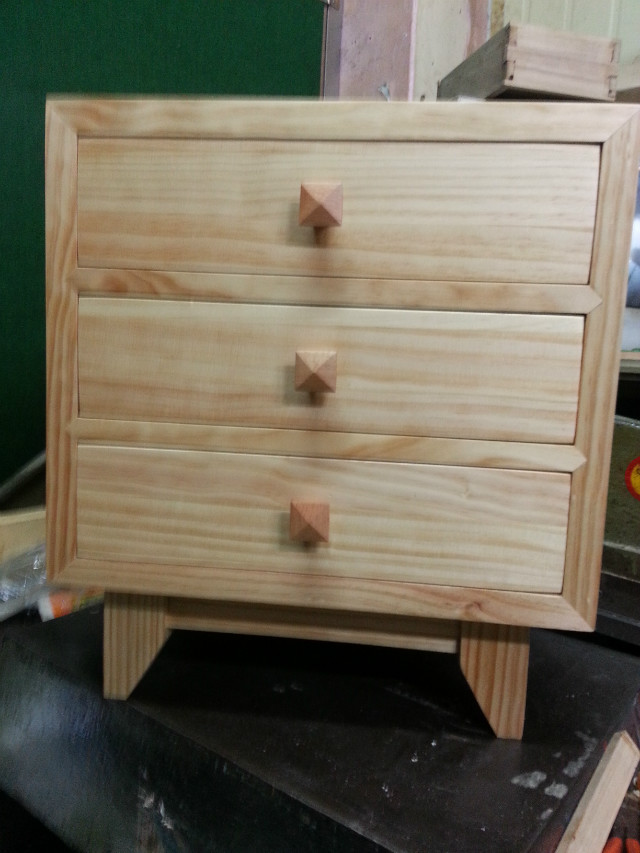 뉴질랜드소나무로만든짜맞춤3단서랍장