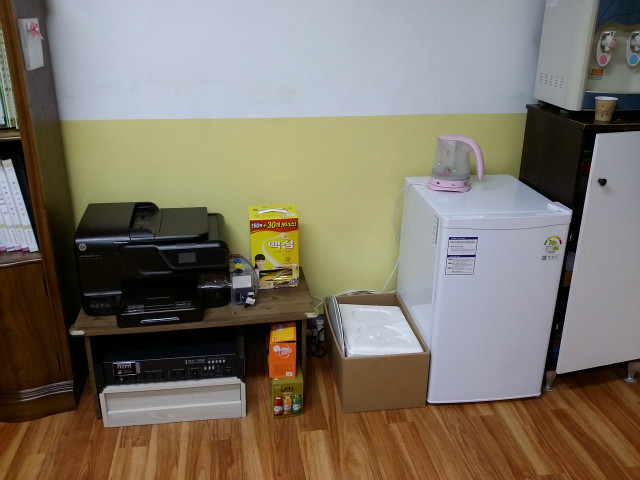 코팅합판으로 만든 수납장