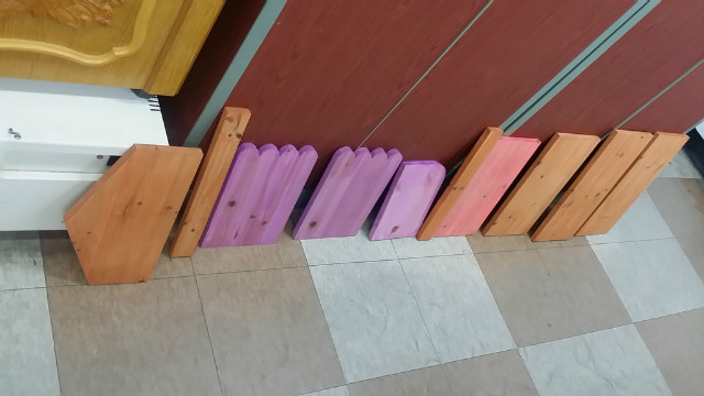 지붕이 있는 다용도 책꽂이