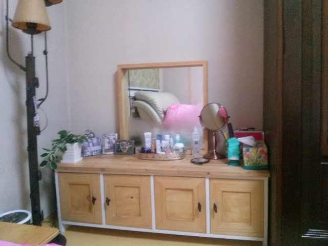 코팅합판으로 만든 화장대